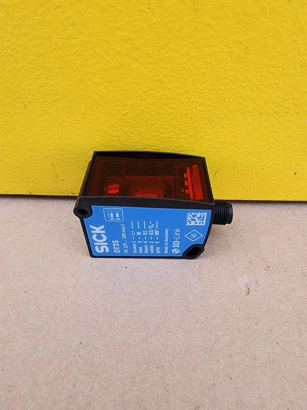 Фотоэлектрический датчик Sick DT35-B15551 1057651 Laser Ranging Photoelectric Se