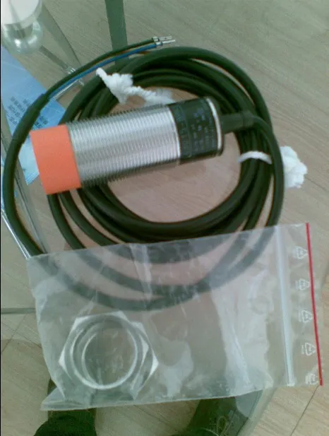 Датчик приближения IFM II0012 Proximity Sensor,Inductive,N.O.,15Mm 20-250V AC 2 
