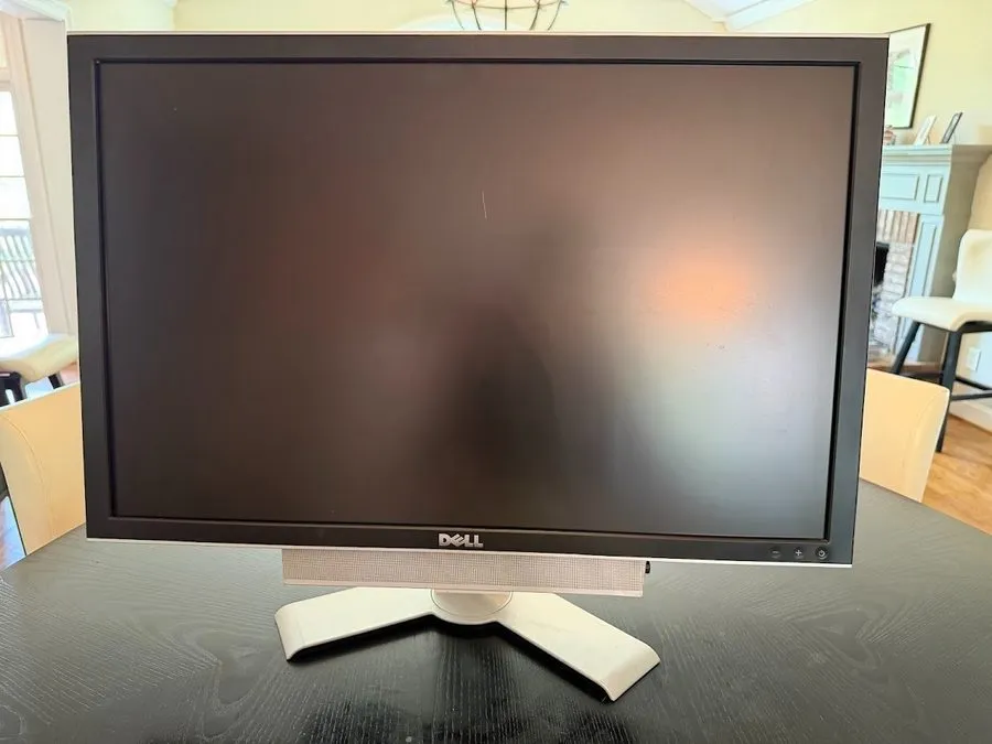 Монитор Dell UltraSharp 3007WFPT 30” IPS LCD Monitor 2560x16000 USB SD Card Hub 