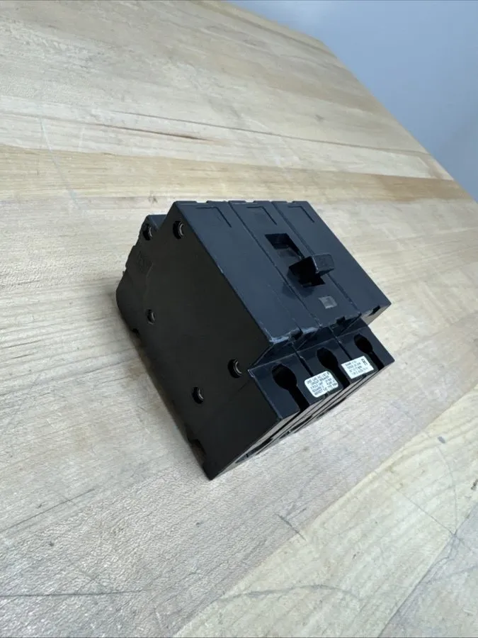 Автоматический выключатель SQUARE D EHB34020 EHB 3 POLE 20 AMP 480v CIRCUIT BREA