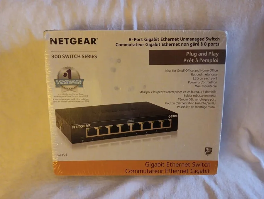 Коммутатор NETGEAR GS308 8-Port Gigabit Ethernet Unmanaged Switch Desktop Wall M