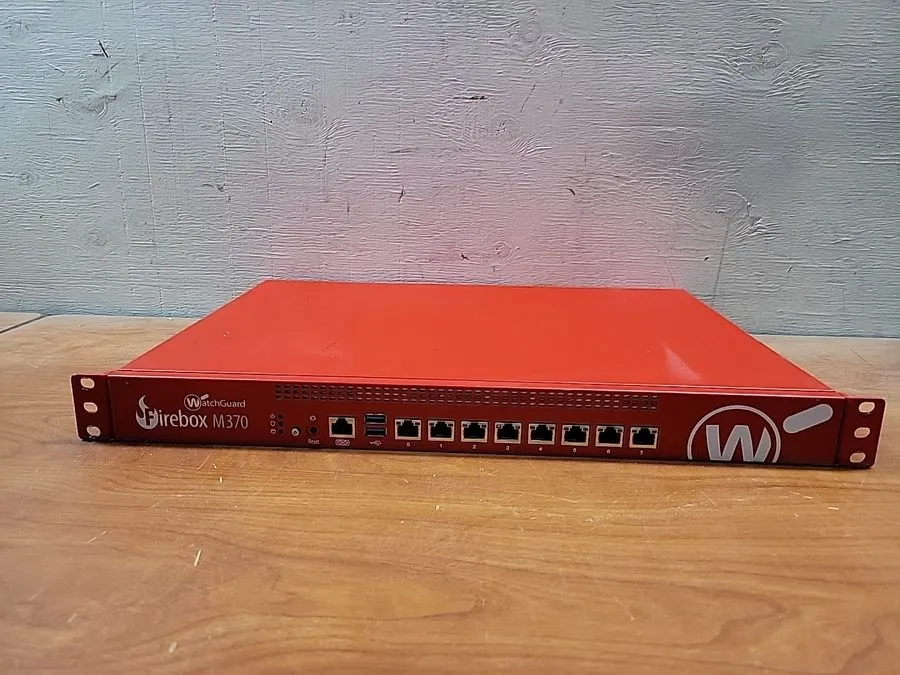 Межсетевой экран WatchGuard Firebox M370 WL6AE8 8-Port Network Security Applianc