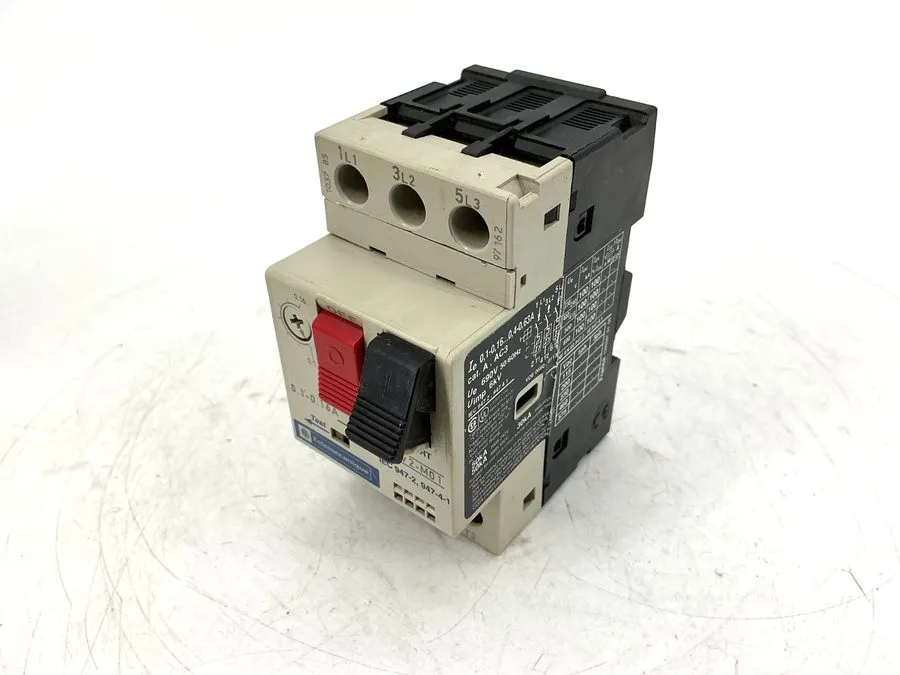 Автоматический выключатель TELEMECANIQUE GV2-M01 MOTOR CIRCUIT BREAKER 0.10-0.16