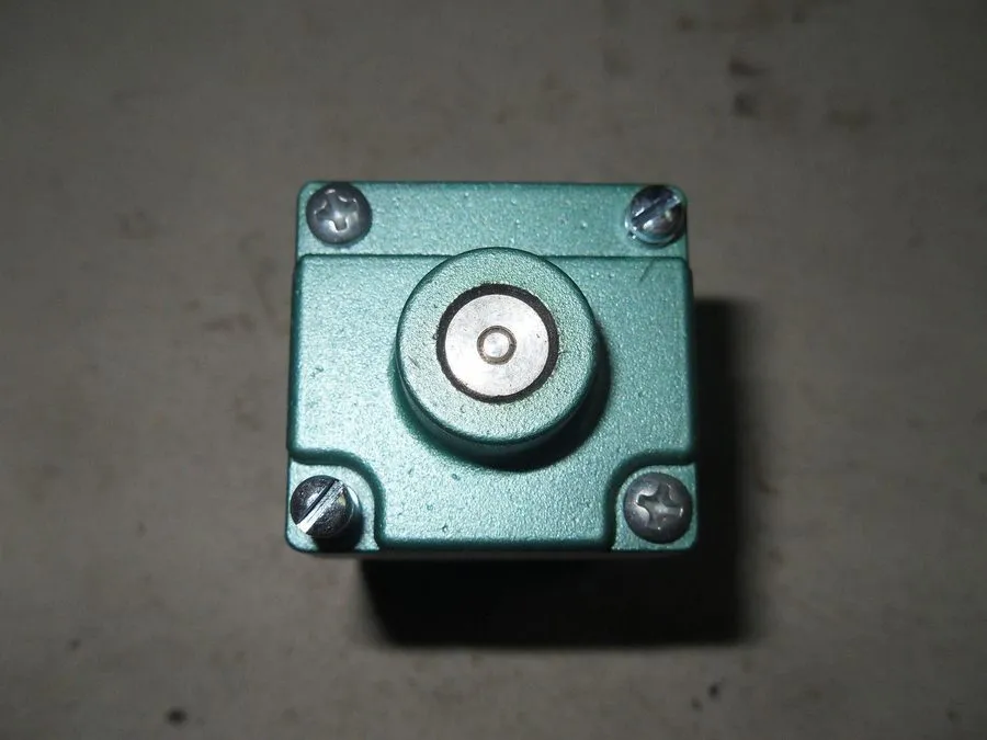 Электромагнитный клапан Numatics 152SS500M 225-372B 24 VDC Solenoid Pneumatic Va