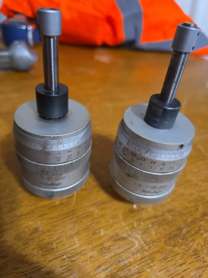Микрометр Mitutoyo 33430 And 32322Micrometer Head 0-1' And O.1'X-Axis XY Stage s — фото лота 1
