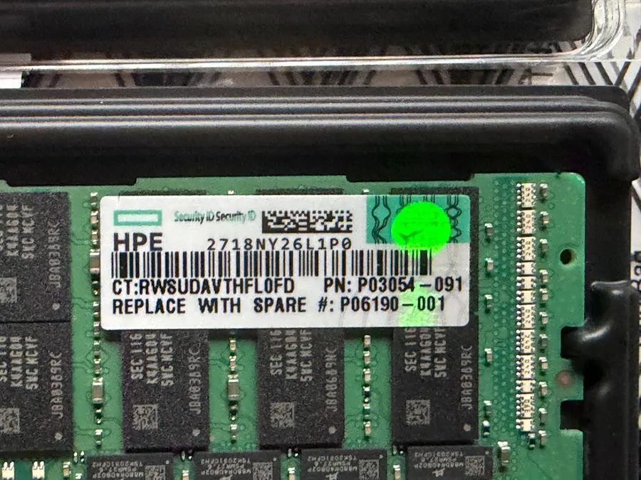 Модуль памяти P00926-B21 HPE 64GB PC4 DDR4-2933MHz ECC 4DRx4 RAM P03054-091 M386 — фото лота 2