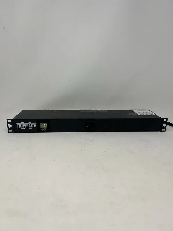 Блок розеток PDU Tripp Lite PDUMH15 1.4kW Metered PDU 120V 13 Outlets 5-15R 5-15 — фото лота 1
