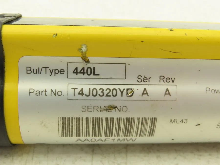 Световая завеса Allen Bradley 440L-T4J0320YD Light Curtain Guardmaster Transmitt