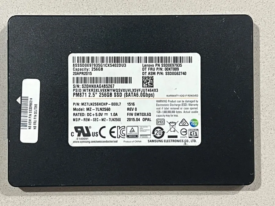 SSD-накопитель Samsung PM871 256GB SSD 2.5" SATA MZ-7LN2560 Health Status Good
