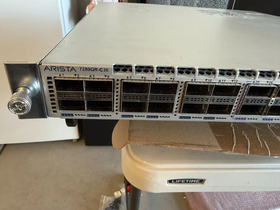 Трансивер Arista DCS-7280QR-C36-R & F, 24x 40GB QSFP+ 12x 100GB QSFP28 (16GB RAM
