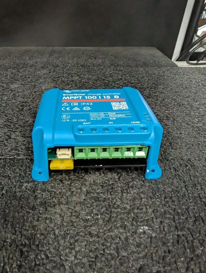 Аккумулятор Victron SmartSolar MPPT Charge Controller 100V 15AMP SCC110015060R