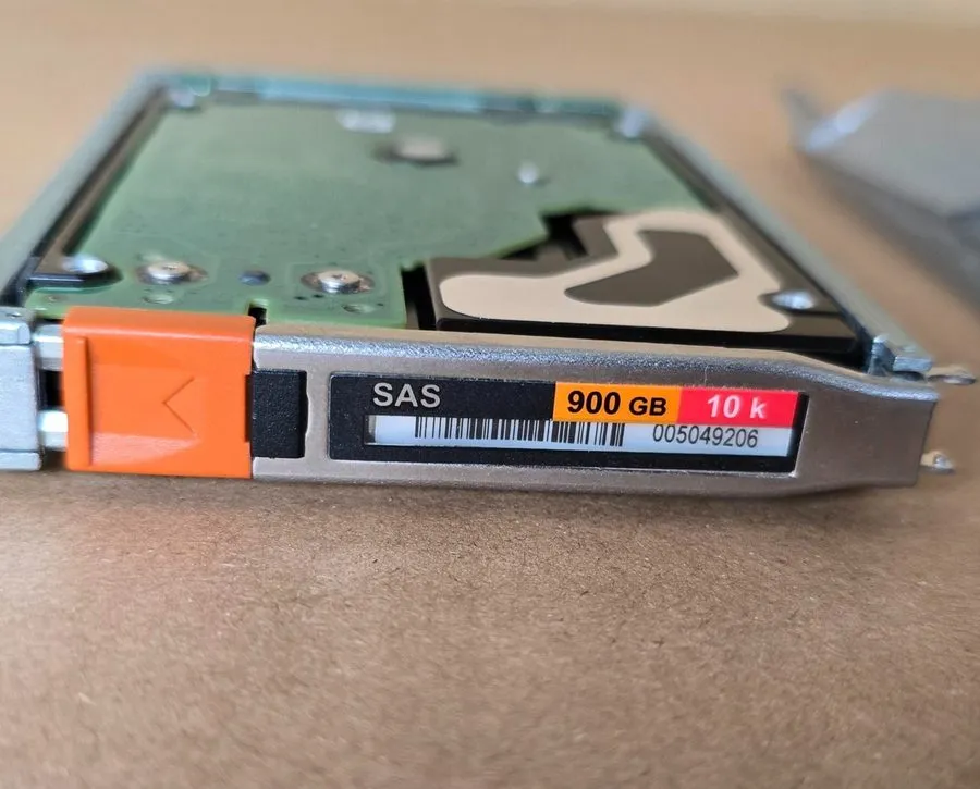Жёсткий диск EMC 005049809 005049206 900GB 10K 2.5" SAS V4-2S10-900 HARD DRIVE H