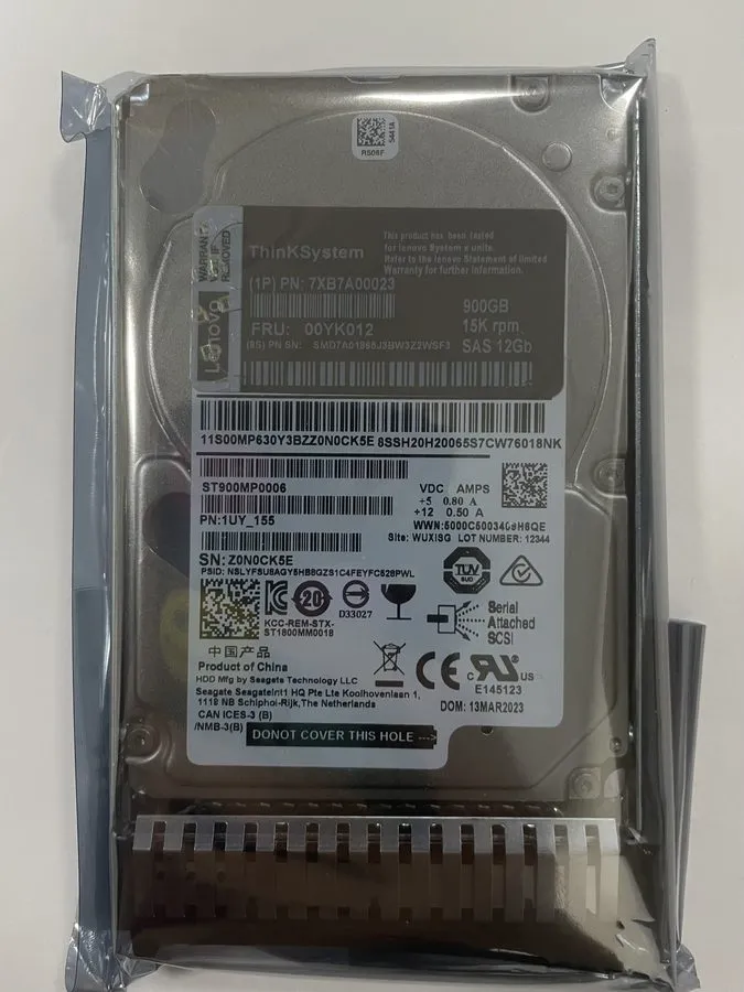 Жёсткий диск Lenovo 00YK012 7XB7A00023 2.5 " 900GB 15K SAS 12G HDD HARD DRIVE