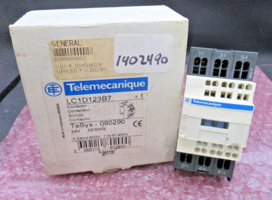 Контактор Schneider Electric LC1D123B7 TeSys D Contactor, 3-Pole, 12A, 24V AC Co