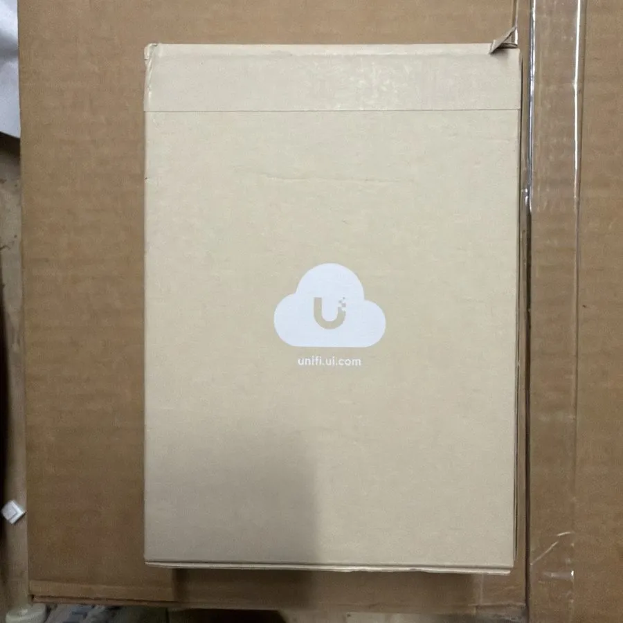 Точка доступа Wi-Fi Ubiquiti UniFi WiFi 6 Wireless In Wall Access Point & 4 Port