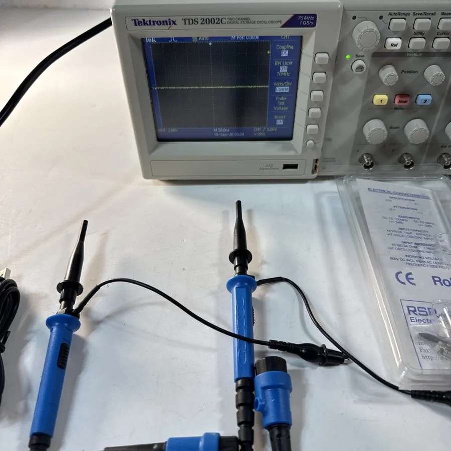 Осциллограф Tektronix TDS2002C Digital Storage Oscilloscope 70MHz 1GS/s 2CH — фото лота 1