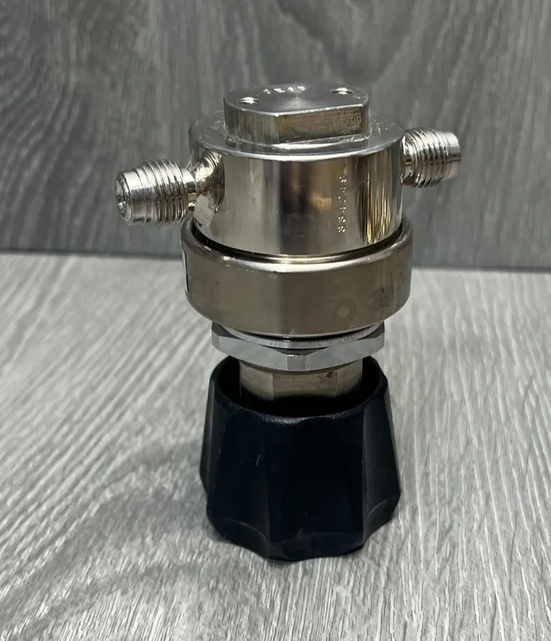 Клапан Crown Yutaka ERSB-3019-WX 316L Gas Regulator Valve IN/OUT Ports Stainless — фото лота 2