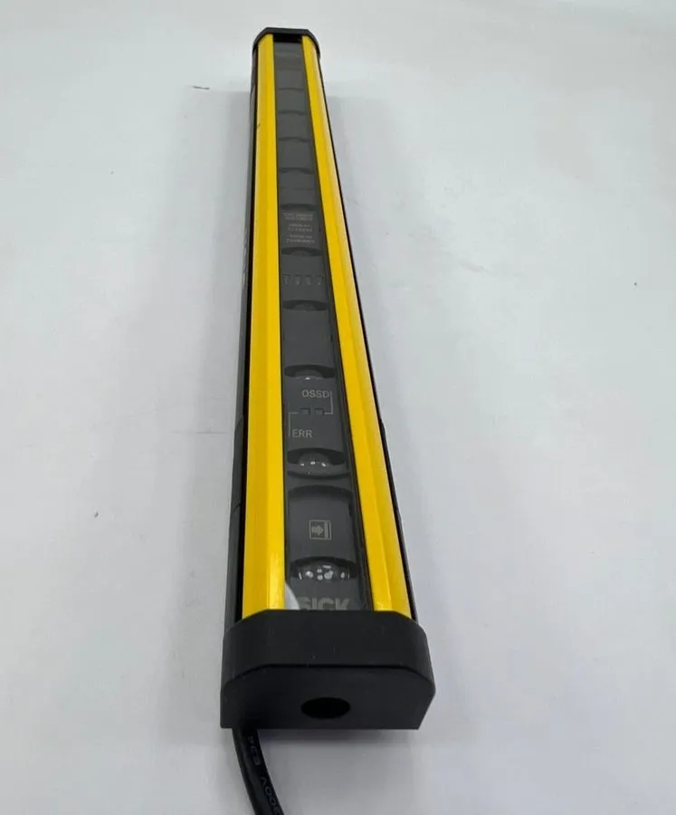 Световая завеса Sick C4C-EC03030A10000 1113234 Safety Light Curtain / 3-5 Days