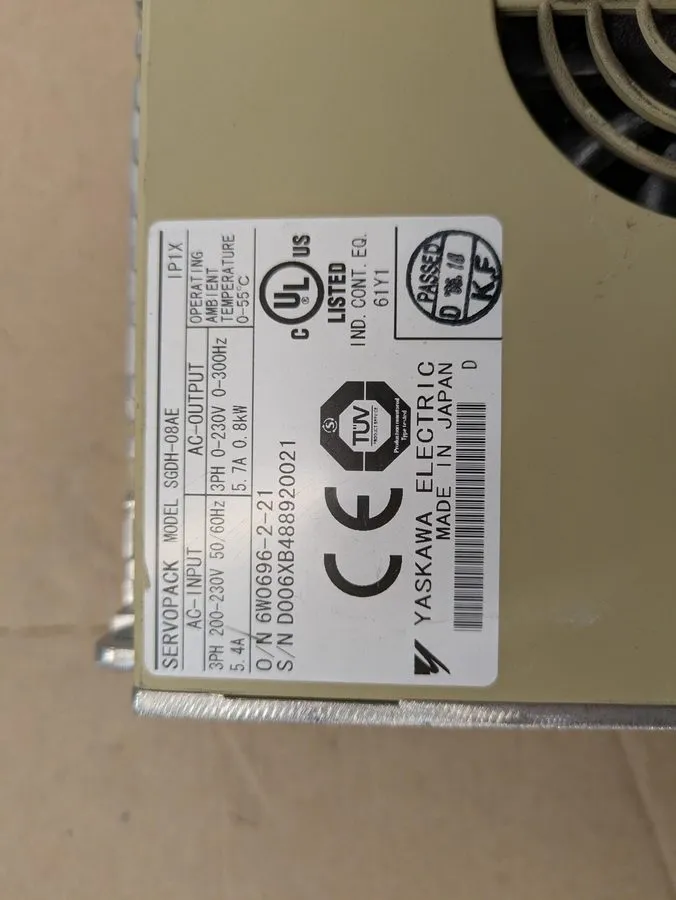 Сервопривод Yaskawa SGDH-08AE Servopack Amplifier 0.8kW 200-230V — фото лота 1