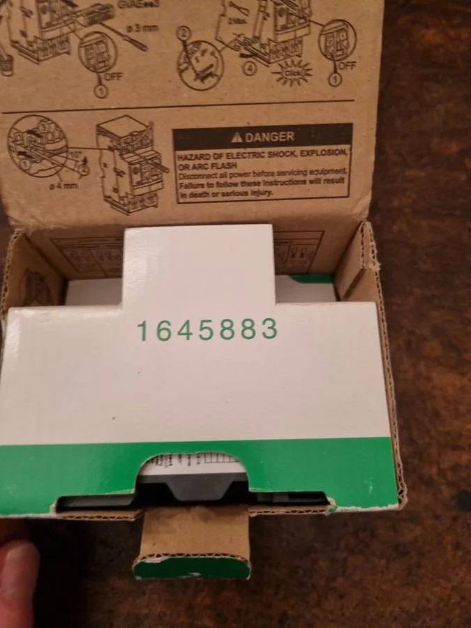 Автоматический выключатель Schneider GV2ME01C 0.1-0.16A Motor circuit breaker — фото лота 2