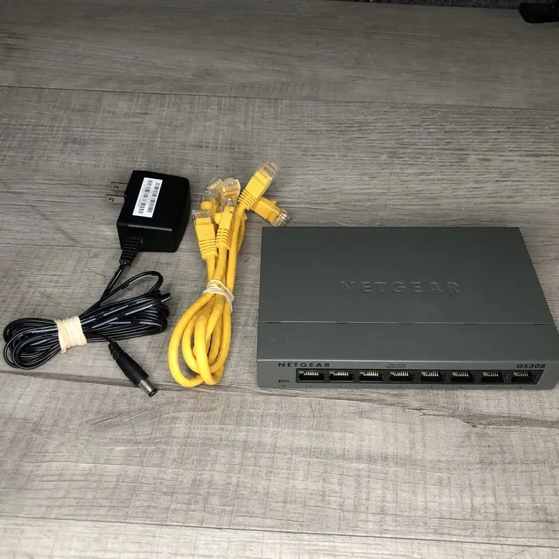 Коммутатор Netgear GS308v2 8-Port Gigabit Ethernet Desktop Network Switch GS308