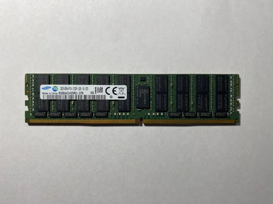 Модуль памяти Samsung 32GB DDR4 ECC 2133MHz PC4-2133P 4DRx4 LRDIMM M386A4G40DM0-
