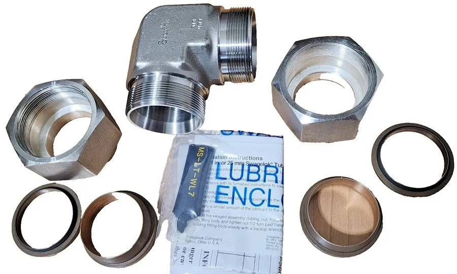 Фитинг SWAGELOK SS-2000-9, Stainless Steel TUBE FITTING 1-1/4''x 1-1/4''