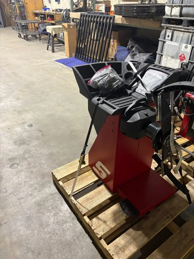 Шиномонтажный станок Snap-On Tire Changer Machine EEWH312A & Motorcycle Hand Spi — фото лота 2