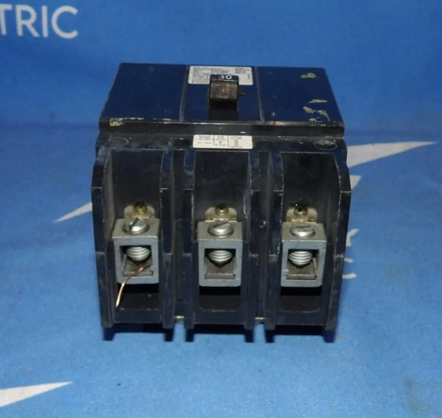 Автоматический выключатель Siemens BQCH3B030 30 Amp 3 Pole 277/480V BQCH Bolt On — фото лота 1