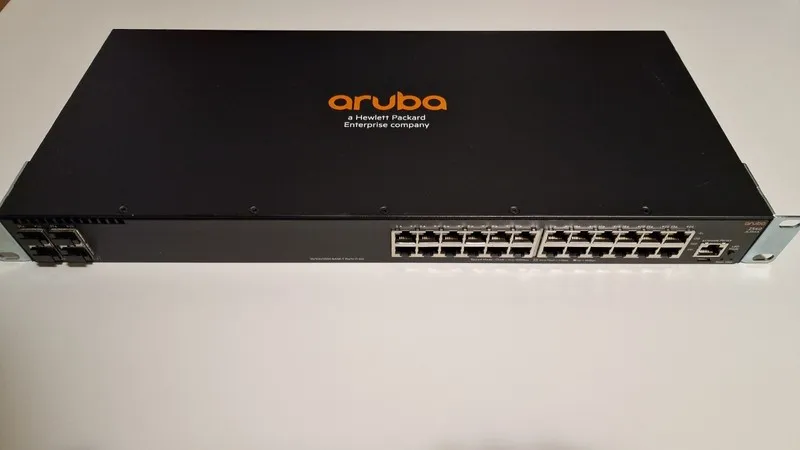 Коммутатор HP Aruba JL354A 2540 24G 24-Port Gigabit Switch