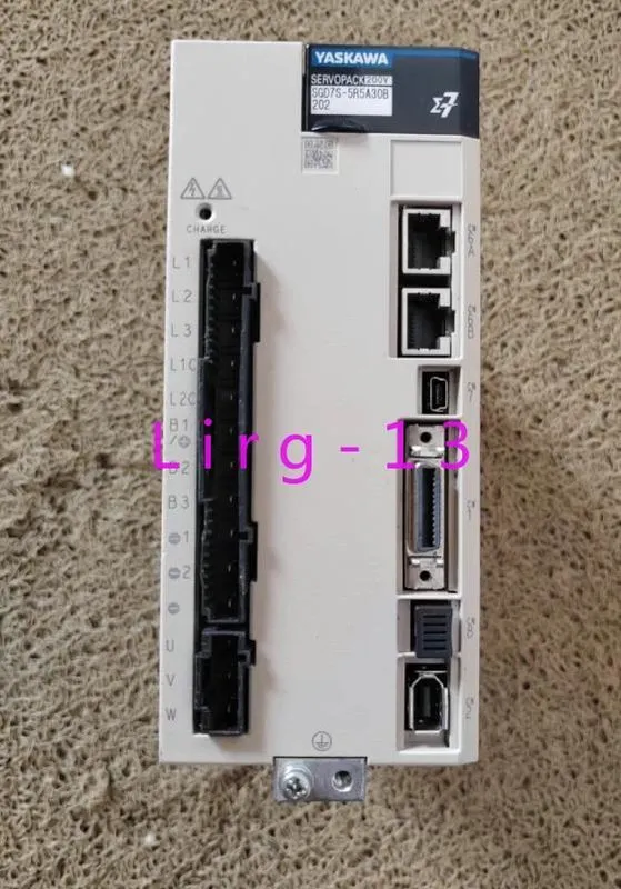 Сервопривод Yaskawa Servo Driver SGD7S-5R5A30B202