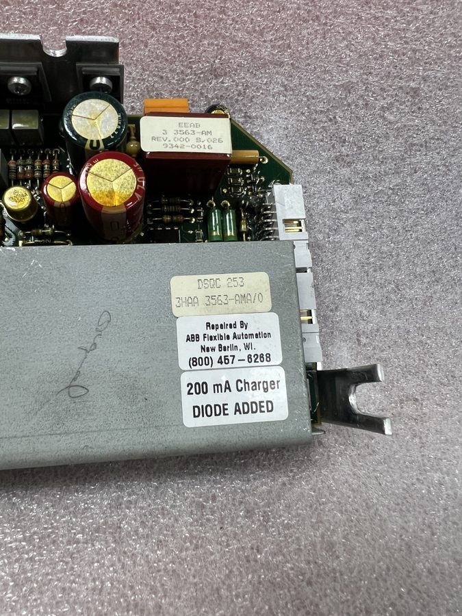 Робот ABB IRB 1500 ROBOT DSQC 253 3HAA 3563-AMA/0 3 3563-AM 9403-0124 BOARD MEAS — фото лота 1
