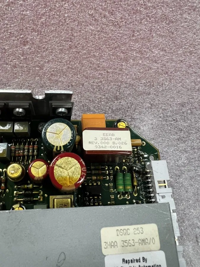 Робот ABB IRB 1500 ROBOT DSQC 253 3HAA 3563-AMA/0 3 3563-AM 9403-0124 BOARD MEAS — фото лота 2