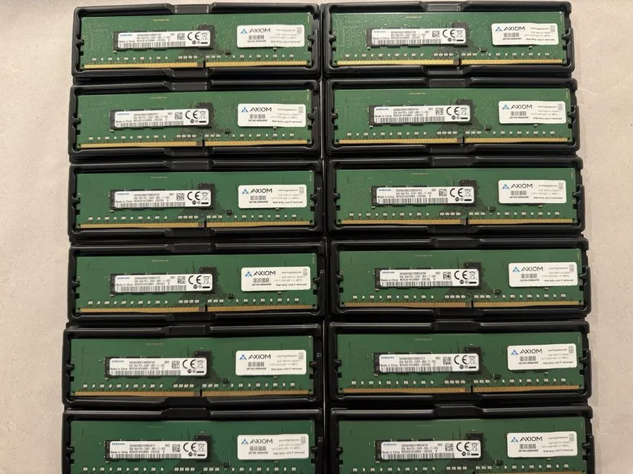 Модуль памяти Samsung 8GB DDR4-2400 ECC RDIMM 1Rx8 Server RAM M393A1K43BB0-CRC0Q