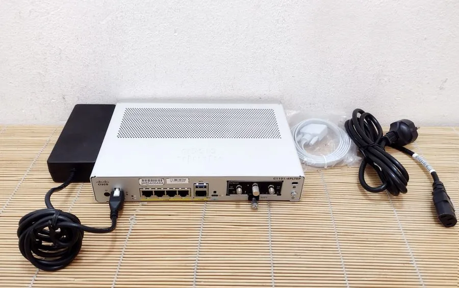 Маршрутизатор Cisco C1101-4PLTEP ISR 1101 4 Port Ge Ethernet LTE Secure Router