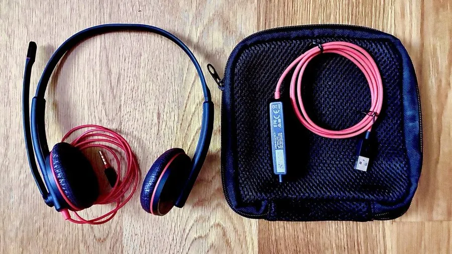 POLY Blackwire C3200 Stereo USB-A and 3.5mm Computer Phone Headset w/ carry case