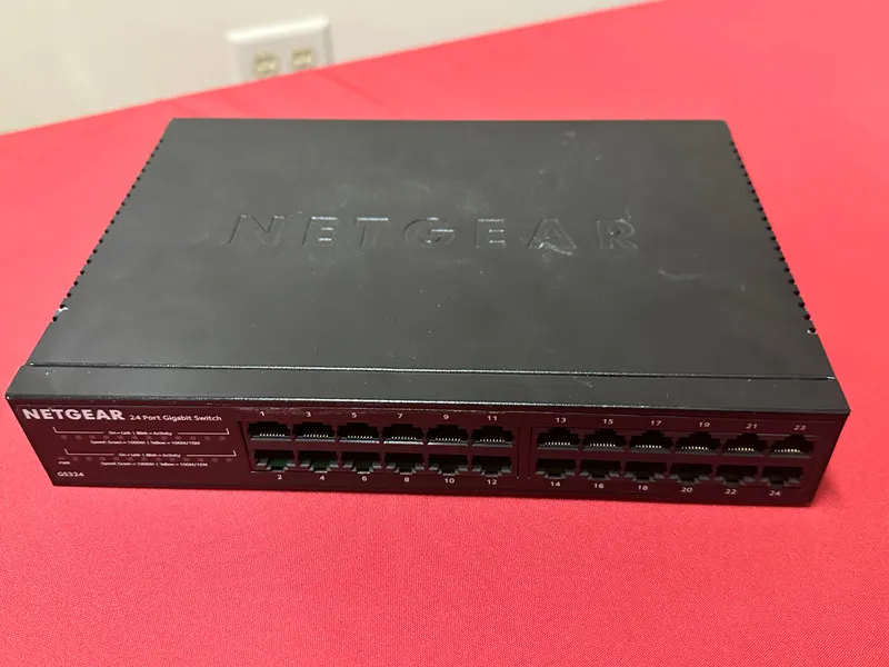 Коммутатор NETGEAR GS324-200NAS 24-Port Gigabit Ethernet Unmanaged Switch Black