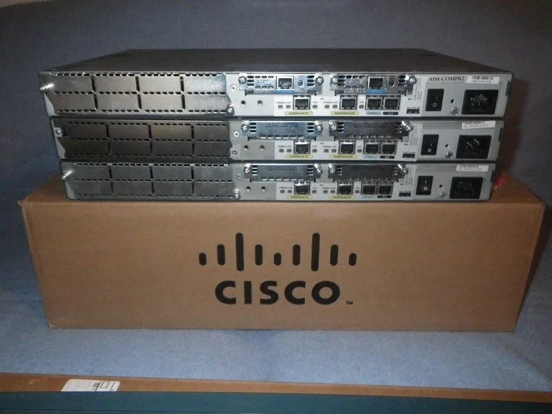Маршрутизатор Cisco 1841 Router WIC-1DSU-T1 64MB Flash Boots IOS 1800 Series CIS
