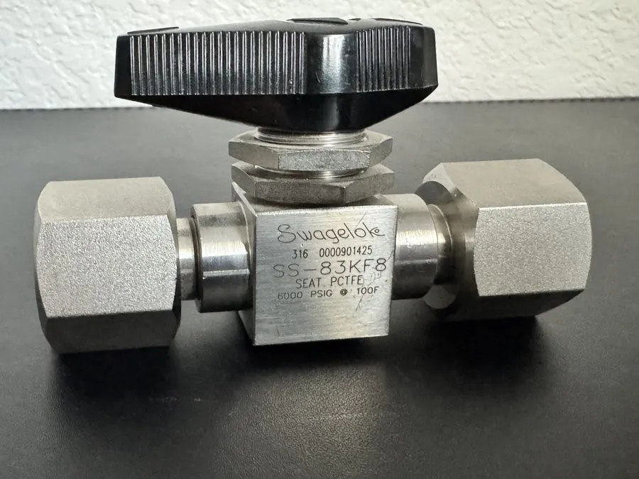 Клапан SS-83KF8 Stainless Steel 3-Piece High Pressure Ball Valve