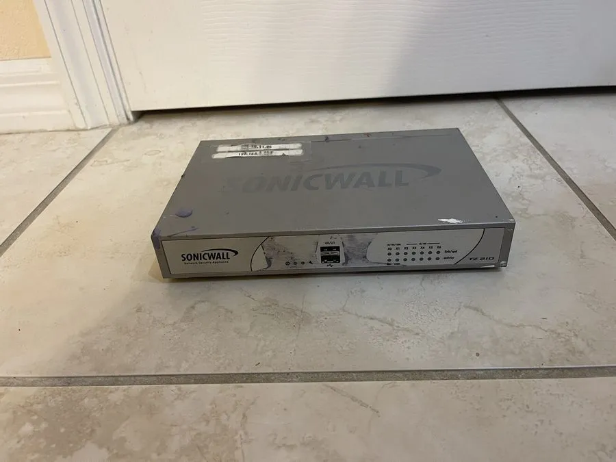Межсетевой экран SonicWall TZ 210 Wireless-N APL20-065 WLAN Network Security Fir