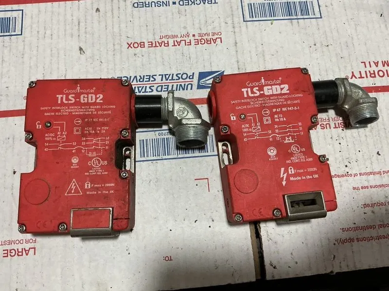Реле безопасности Allen-Bradley 440G-T27180 GuardMaster TLS-GD2 Safety Relay Swi — фото лота 3