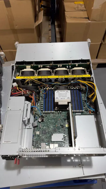 Сервер Supermicro H11SSW-NT Server/12X3.5"(2X NVME)+1XEPYC 7702/8X32G 3200MHz/1X