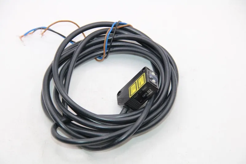 Фотоэлектрический датчик OMRON E3Z-LL83 12-24VDC Photoelectric Sensor — фото лота 1