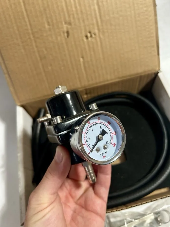 Трубопроводная арматура Turboworks Fuel Pressure Regulator FPR001 Black With Hos — фото лота 1