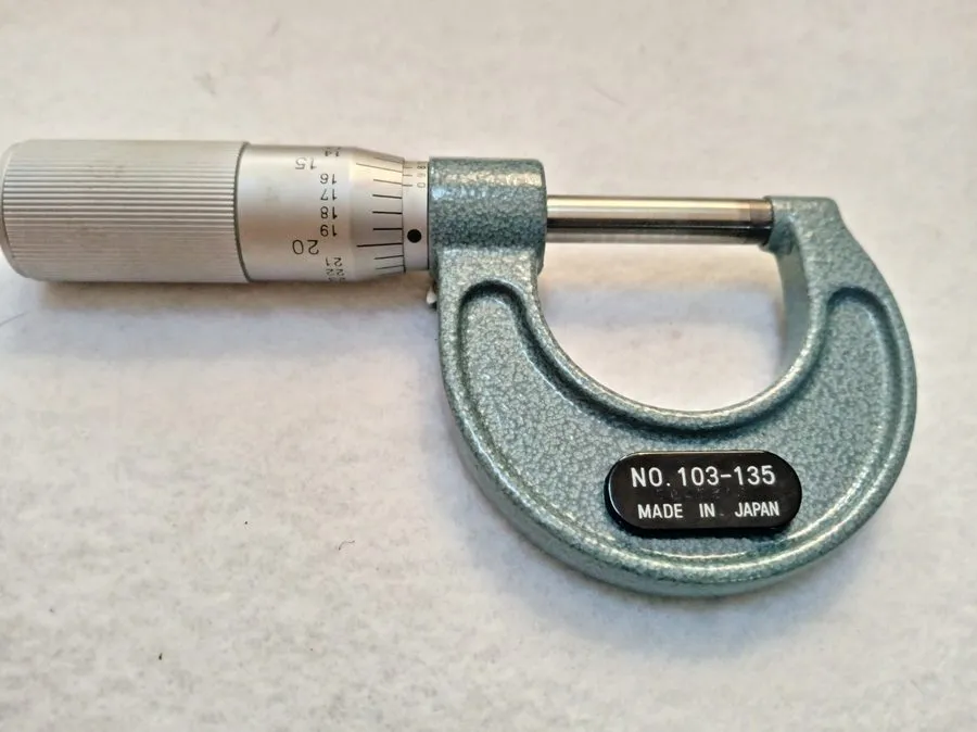 Микрометр MITUTOYO 103-135 Micrometer .0001 Friction Thimble W/Box/Instructions  — фото лота 1