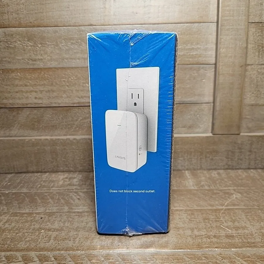 Объектив Linksys AC750 Boost Dual-Band Wi-Fi Range Extender RE6250 (1000 sq.ft) — фото лота 1