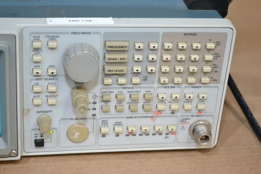 Анализатор спектра Tektronix 2712 Spectrum Analyzer 9khz to 1.8Ghz NR parts or r — фото лота 2
