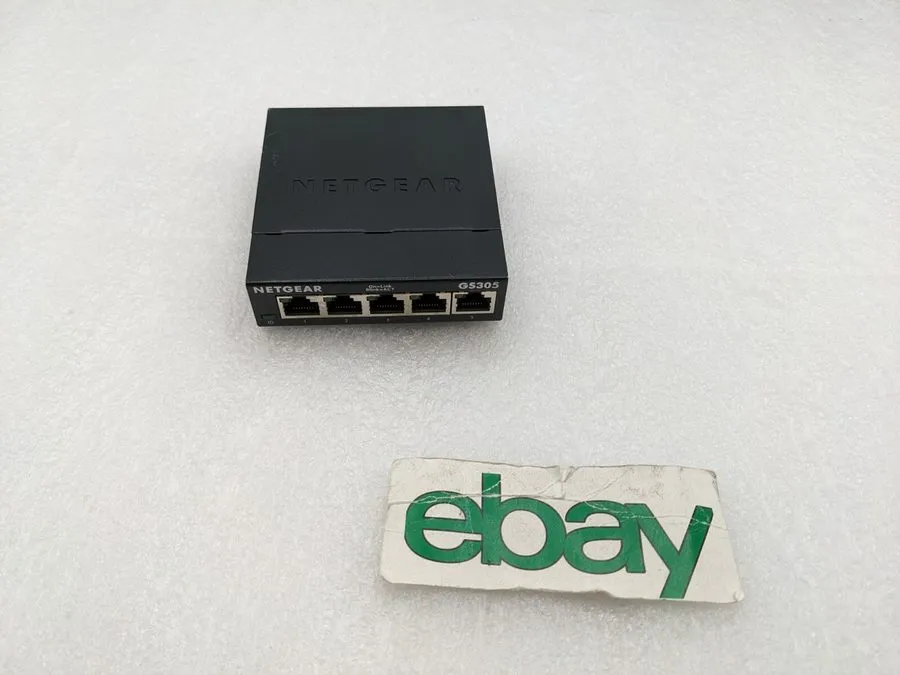 Коммутатор NETGEAR 5-Port Gigabit Ethernet Switch Desktop or Wallmount (GS305)