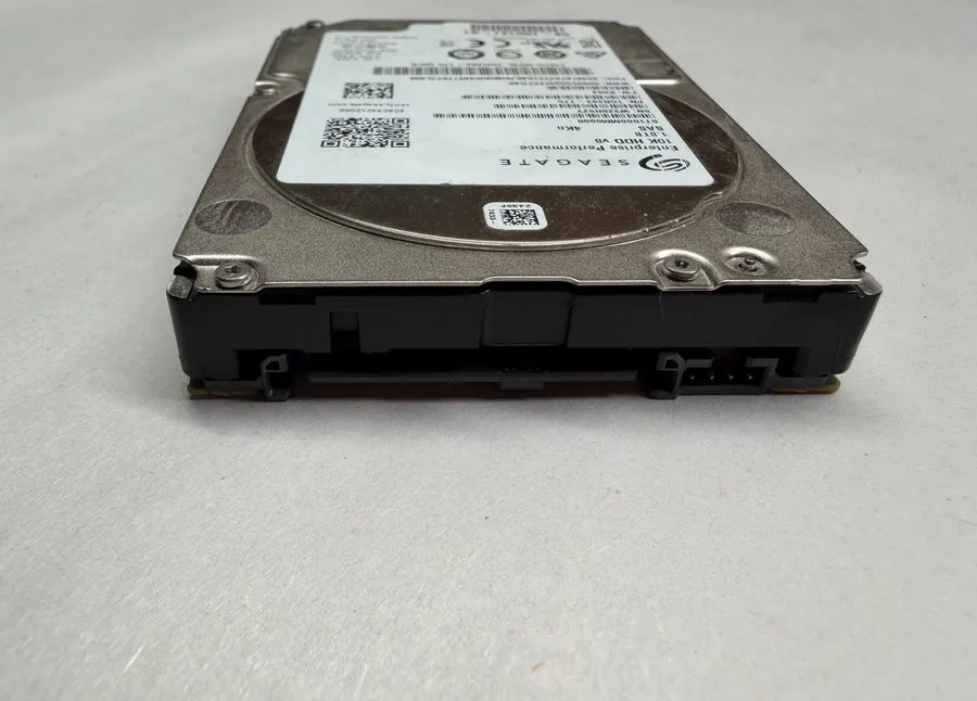 Жёсткий диск Seagate ST1800MM0008 1.8TB 4Kn SAS 12Gbps 10K 2.5in Hard Drive HDD