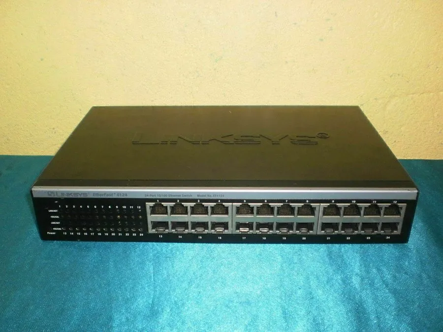 Коммутатор Cisco Linksys EF4124 24-Port 10/100 Ethernet Switch i682